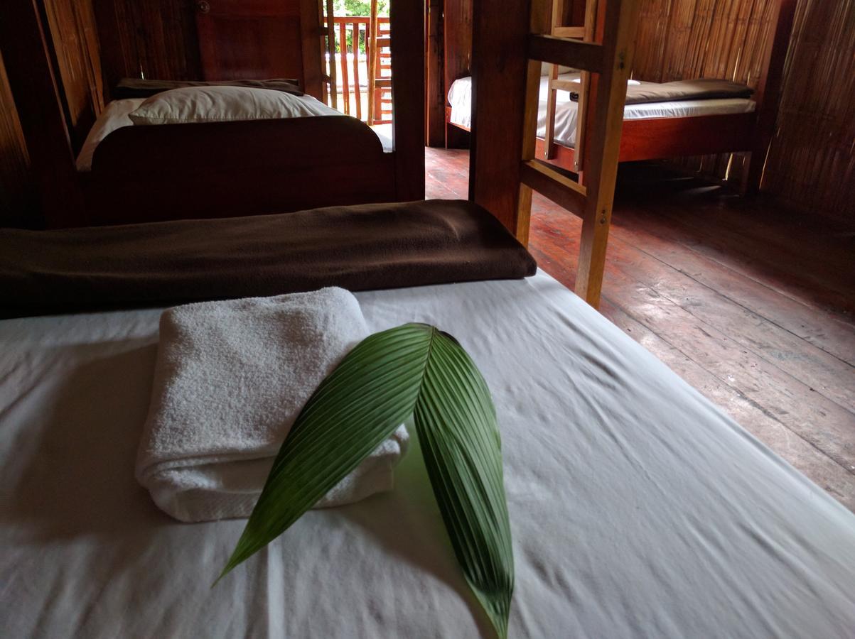 Green Forest Ecolodge Puerto Montufar Exterior photo