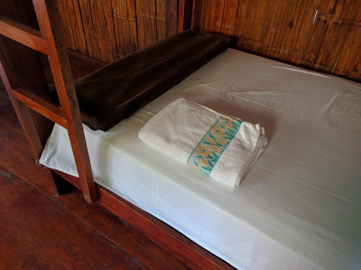 Green Forest Ecolodge Puerto Montufar Exterior photo